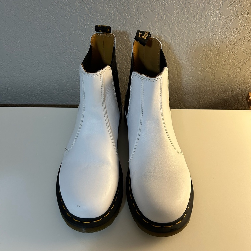 Dr. Martens White Chelsea Boot - Picture 4 of 7